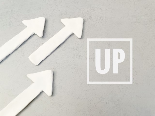 UPの文字列と上向きの矢印