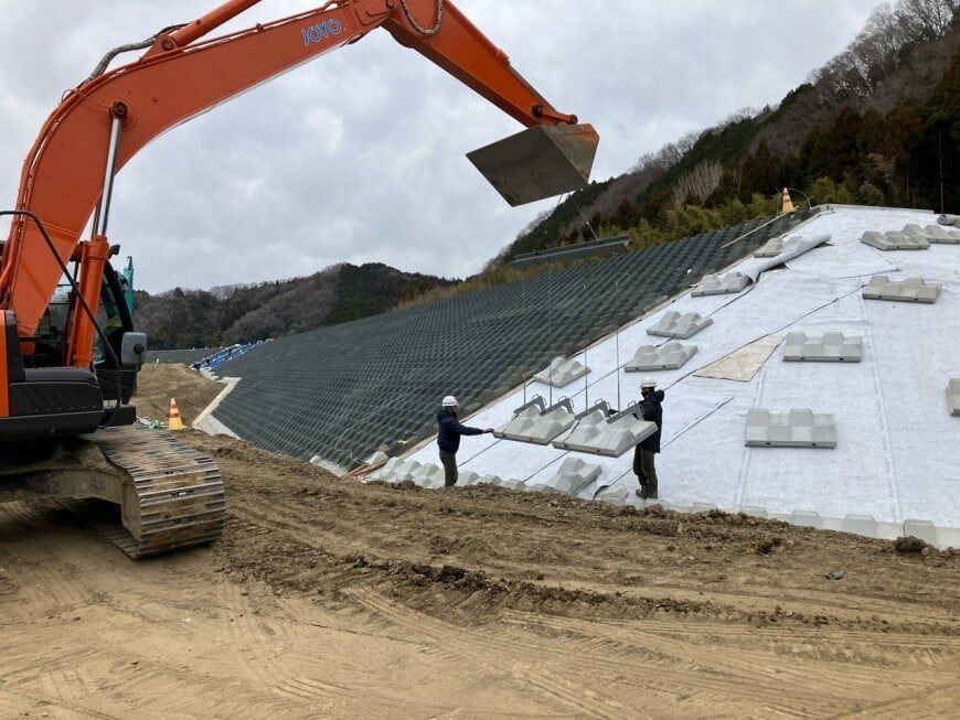 R5久慈川左岸諸沢川合流部築堤工事
